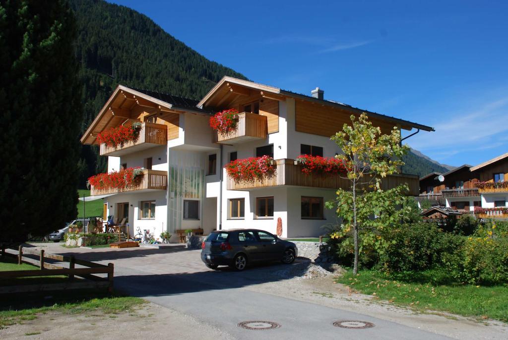 Ferienwohnung Haus Kargruber Santa Maddalena in Casies Exterior foto